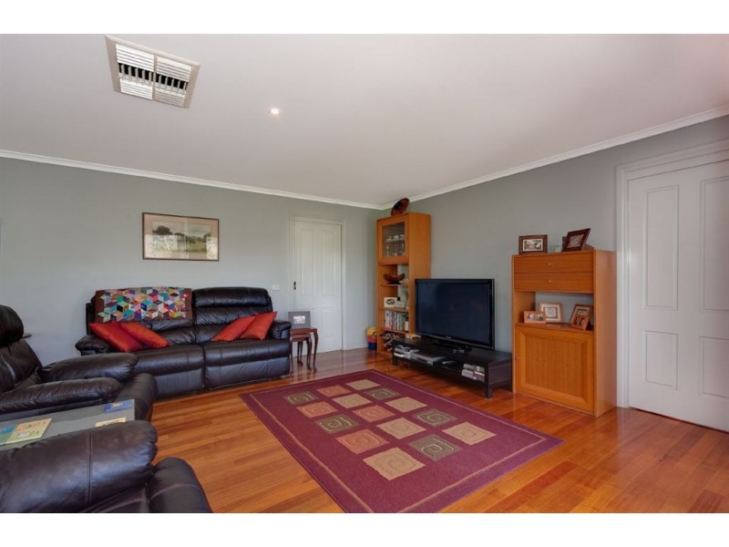 11 Echidna Road, Eltham VIC 3095
