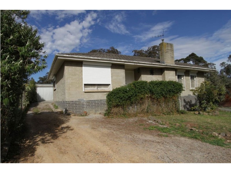 38 Shalbury Avenue Old, Eltham VIC 3095