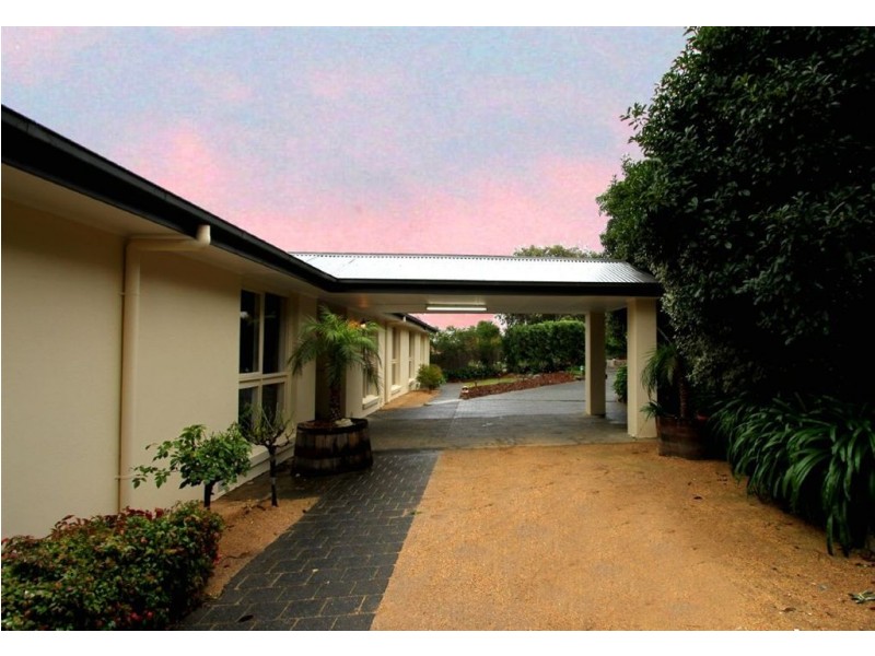 16 Kanandah Court, Research VIC 3095