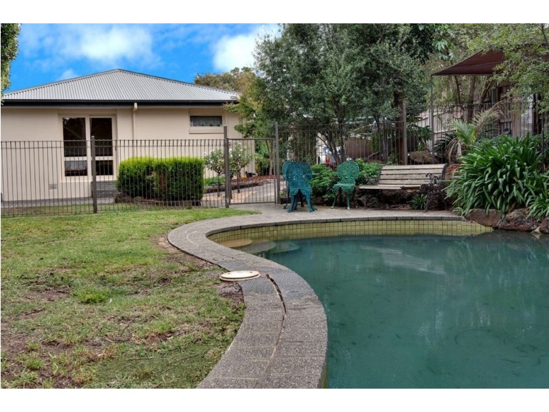 16 Kanandah Court, Research VIC 3095