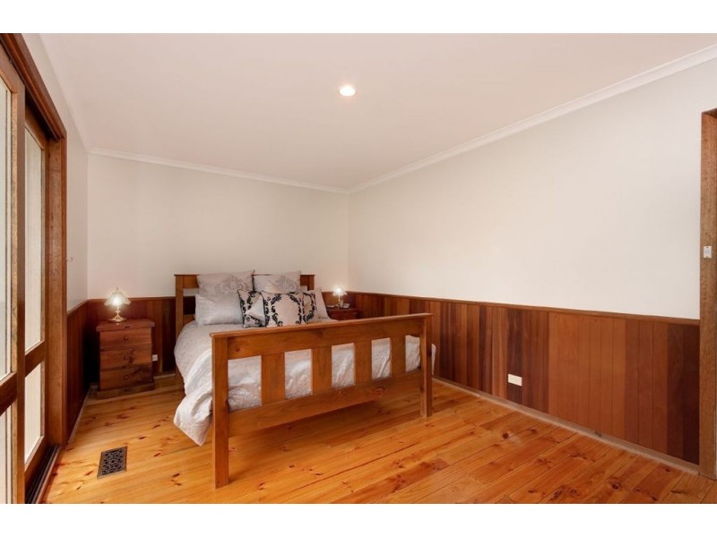 16 Kanandah Court, Research VIC 3095