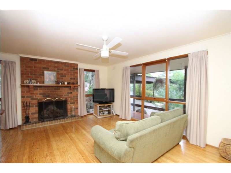 7 Dandallo Drive, Eltham VIC 3095