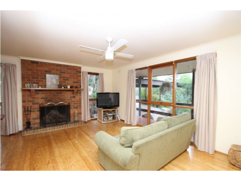 7 Dandallo Drive, Eltham VIC 3095