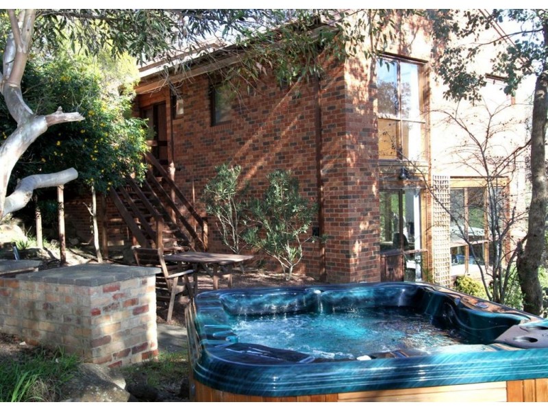 7 Dandallo Drive, Eltham VIC 3095