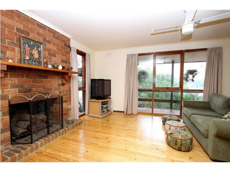 7 Dandallo Drive, Eltham VIC 3095