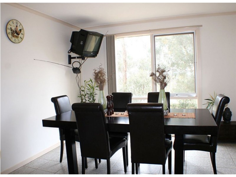 2/12 Shalbury Avenue, Eltham VIC 3095