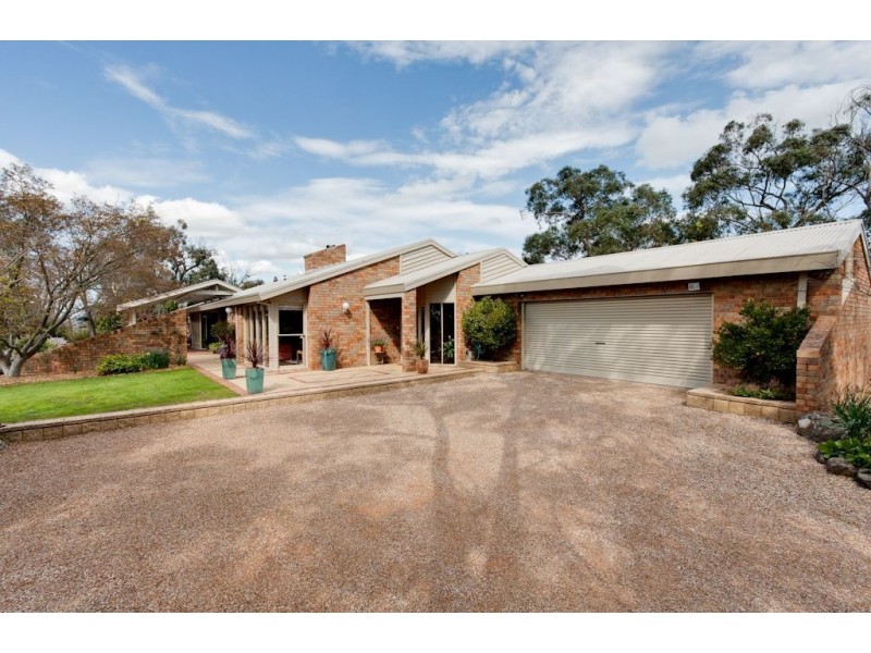 8 Prospect Hill Crescent, Hurstbridge VIC 3099