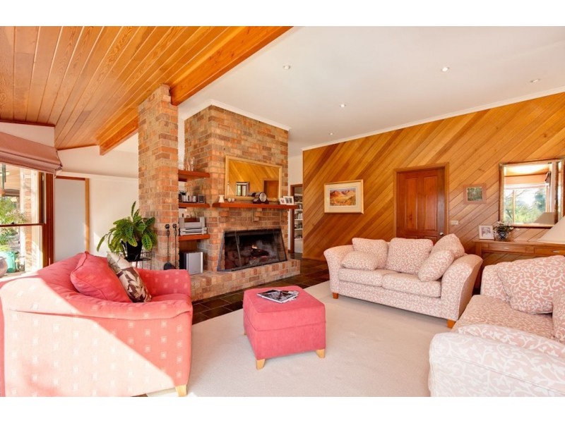 8 Prospect Hill Crescent, Hurstbridge VIC 3099