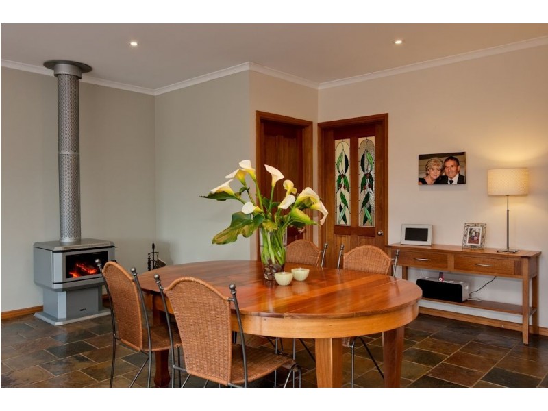 8 Prospect Hill Crescent, Hurstbridge VIC 3099