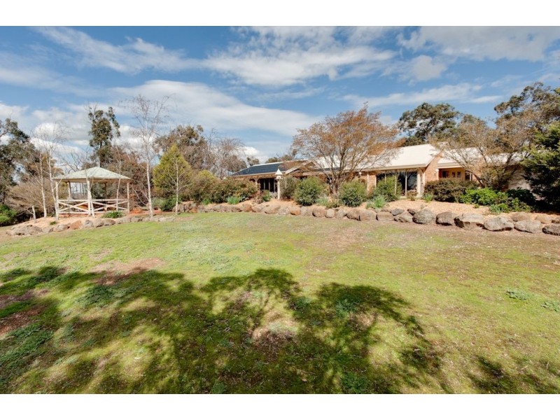 8 Prospect Hill Crescent, Hurstbridge VIC 3099