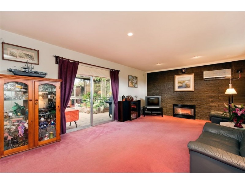 42 Baldwin Avenue, Montmorency VIC 3094