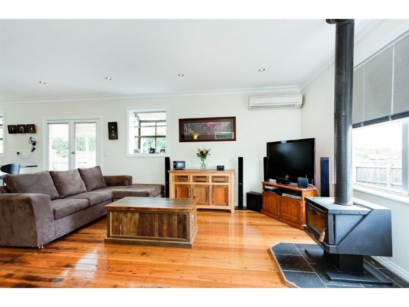 17 Webster Crescent, Watsonia VIC 3087