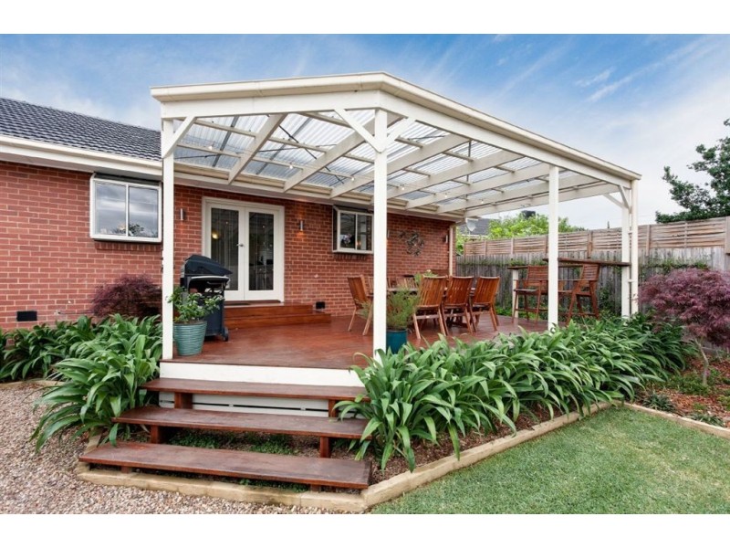 17 Webster Crescent, Watsonia VIC 3087