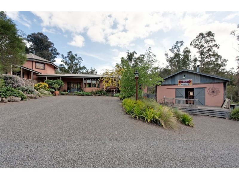 765 Eltham Yarra Glen Road, Kangaroo Ground VIC 3097