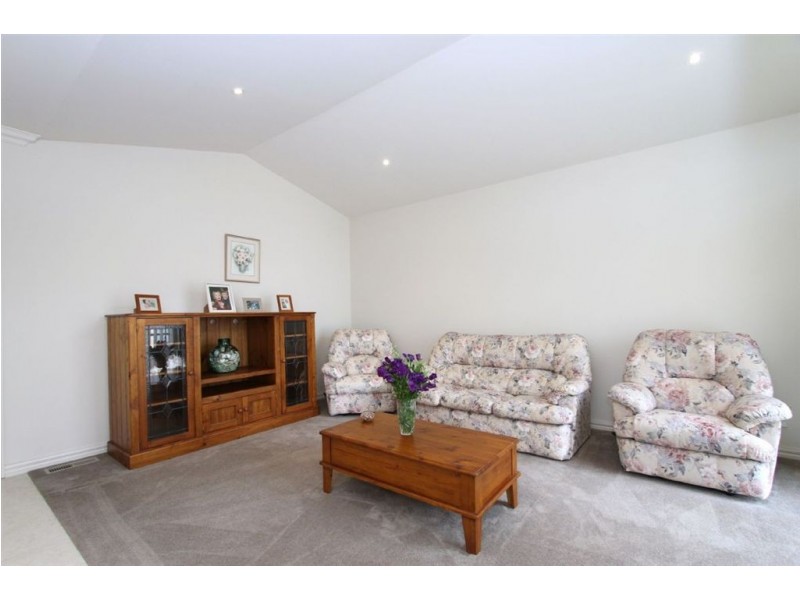 4/27 Batman Road, Eltham VIC 3095