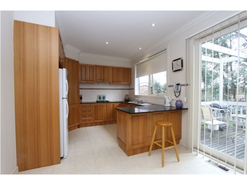 4/27 Batman Road, Eltham VIC 3095