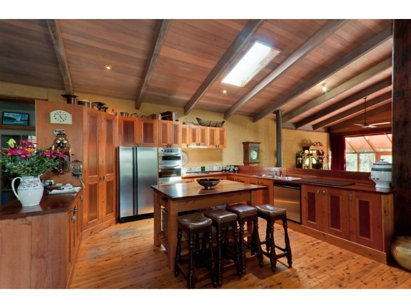 765 Eltham- Yarra Glen Road, Kangaroo Ground VIC 3097