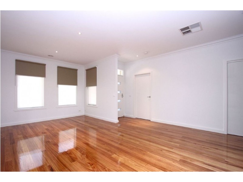 4/63 Mountain View Road, Montmorency VIC 3094