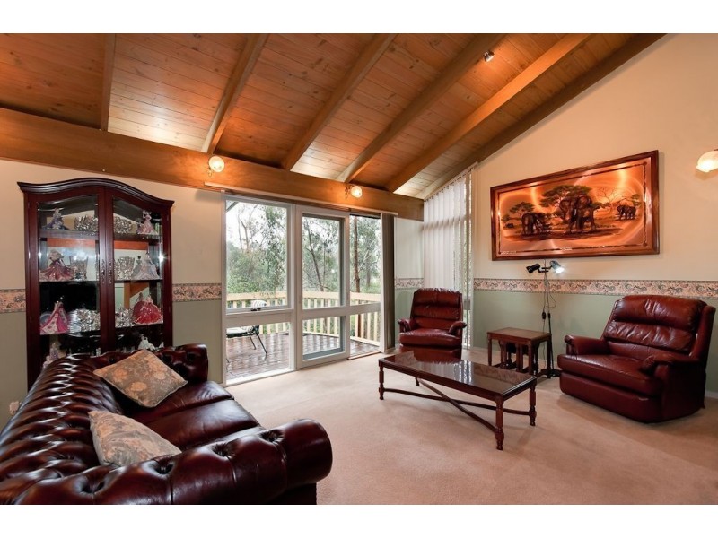 17 Adecroft Court, Eltham VIC 3095