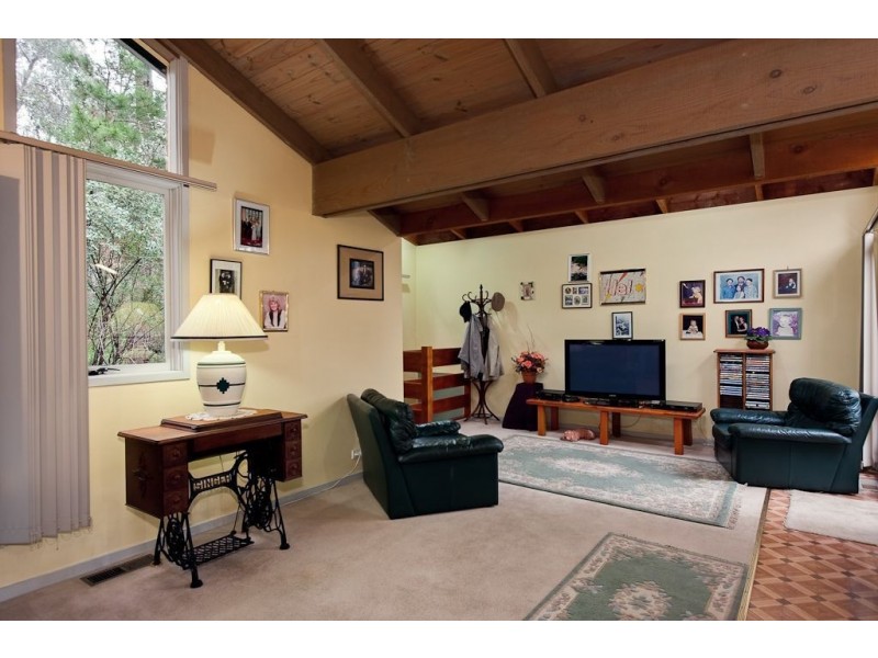 17 Adecroft Court, Eltham VIC 3095