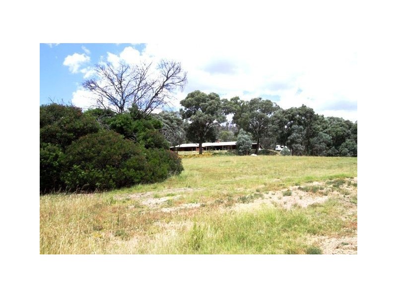 110 Valley Road, Wattle Glen VIC 3096