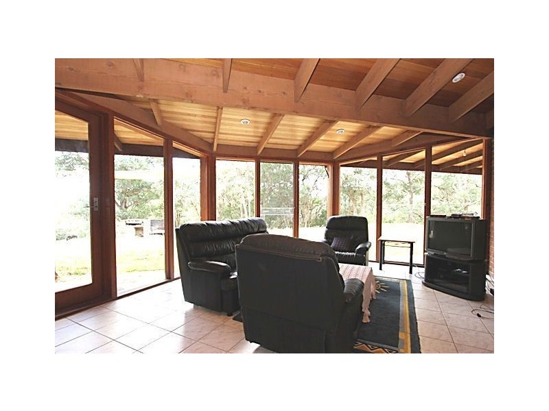 110 Valley Road, Wattle Glen VIC 3096