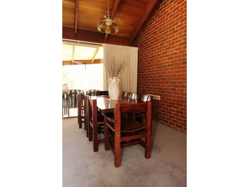 110 Valley Road, Wattle Glen VIC 3096