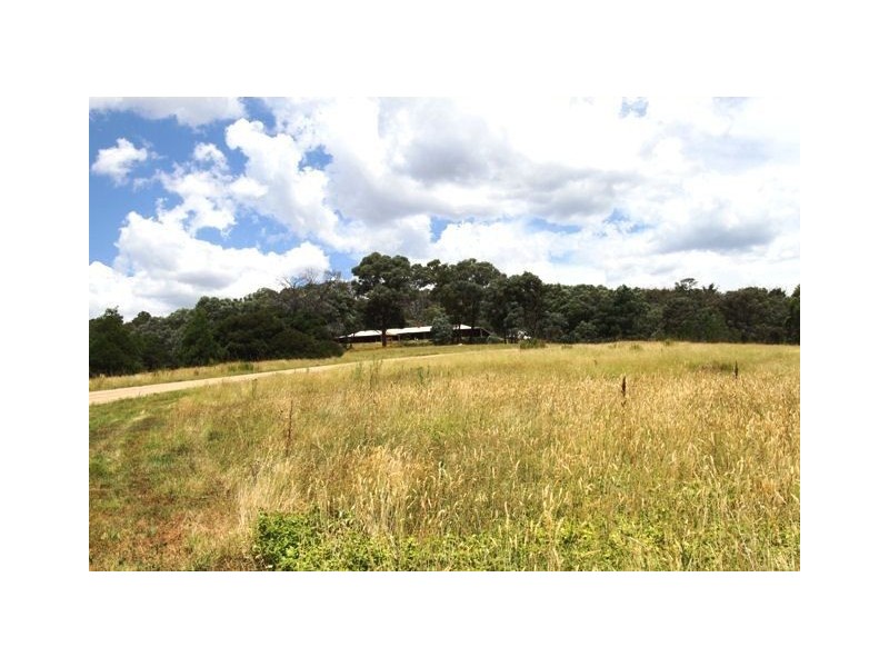 110 Valley Road, Wattle Glen VIC 3096