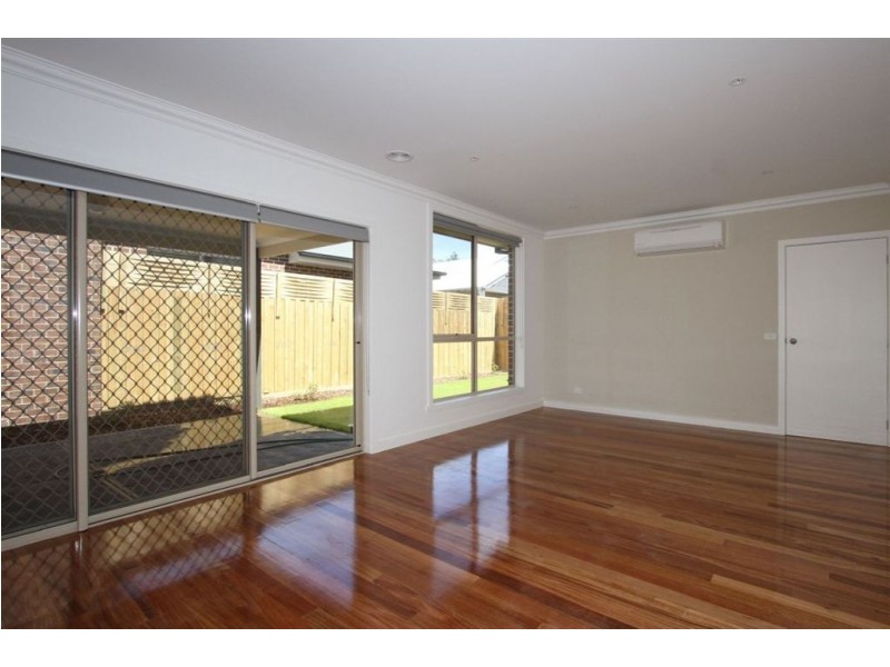 1/63 Mountain View Road, Montmorency VIC 3094