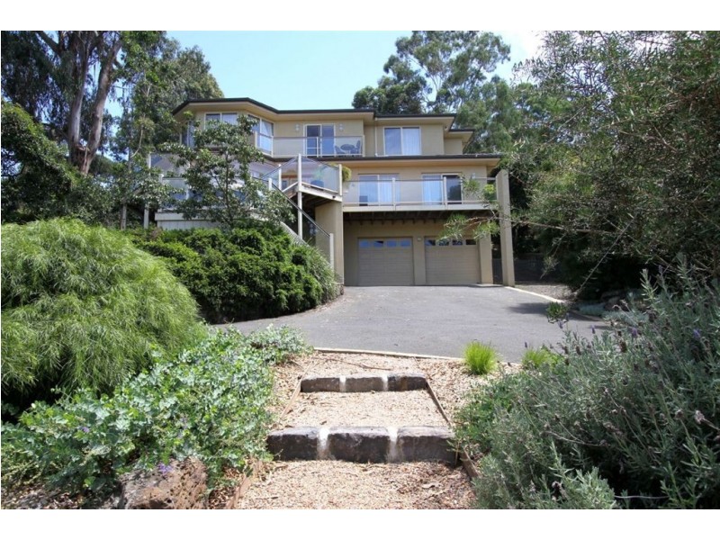 135 Mount Pleasant Road, Eltham VIC 3095