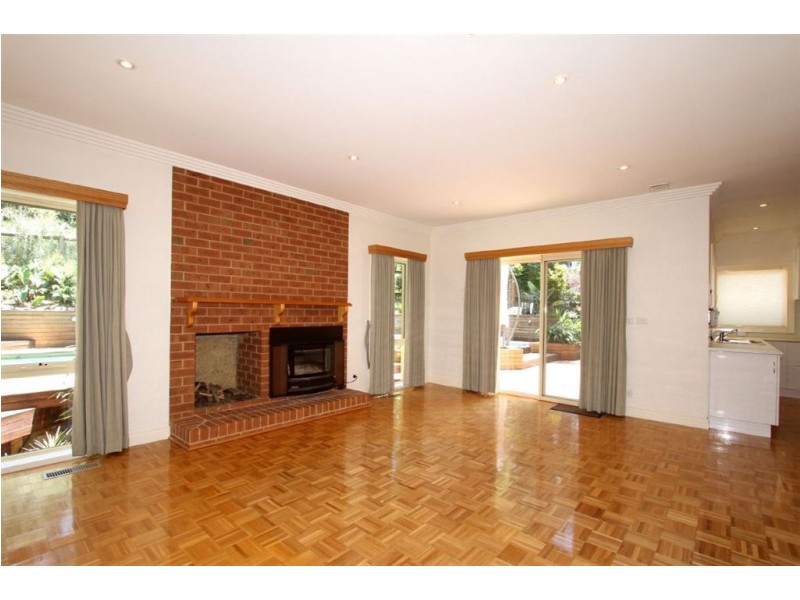 135 Mount Pleasant Road, Eltham VIC 3095