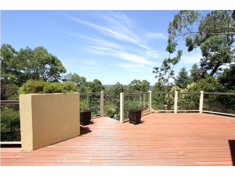 135 Mount Pleasant Road, Eltham VIC 3095