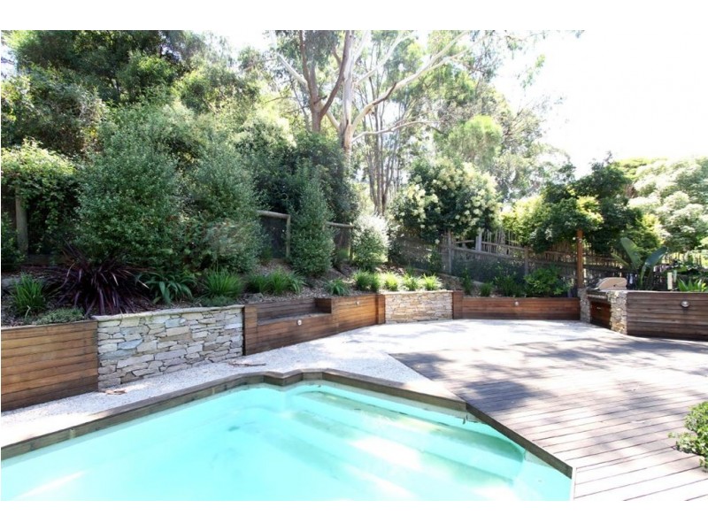 135 Mount Pleasant Road, Eltham VIC 3095