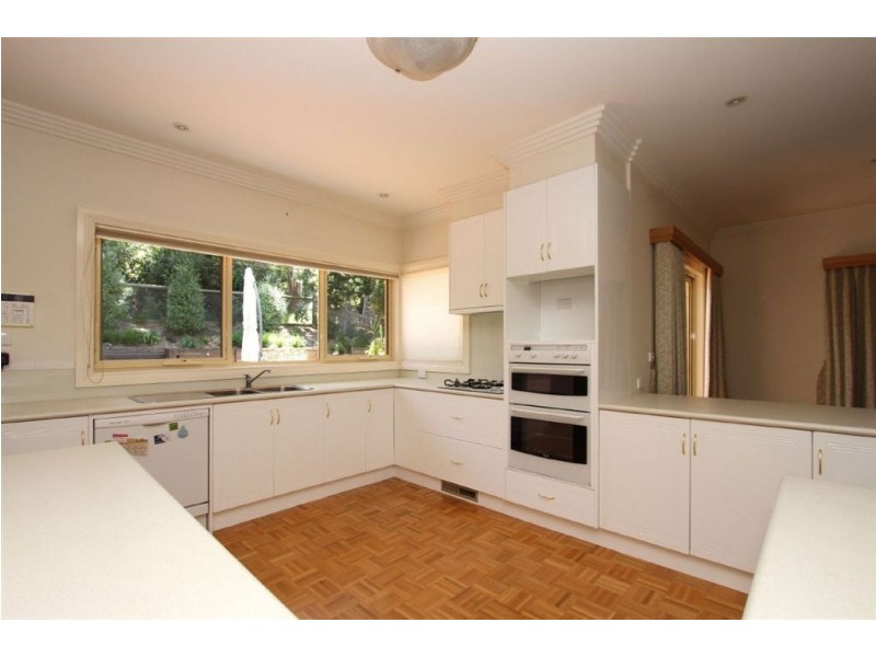 135 Mount Pleasant Road, Eltham VIC 3095