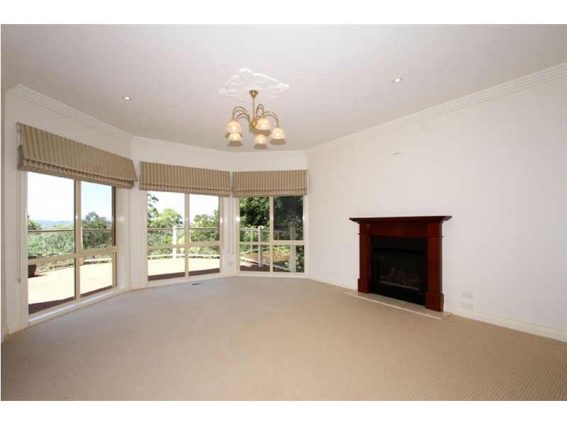 135 Mount Pleasant Road, Eltham VIC 3095
