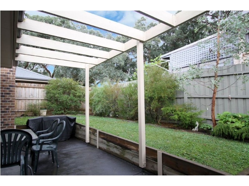 2/57 Fernside Avenue, Briar Hill VIC 3088