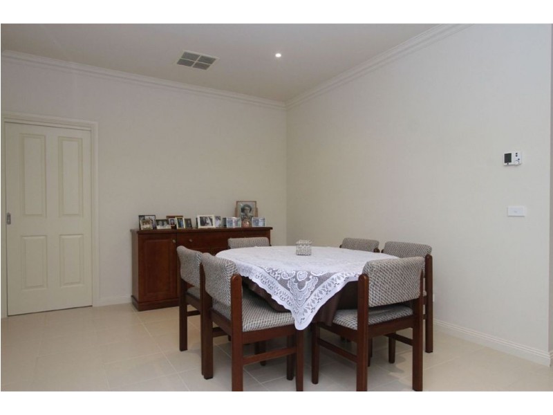 2/57 Fernside Avenue, Briar Hill VIC 3088