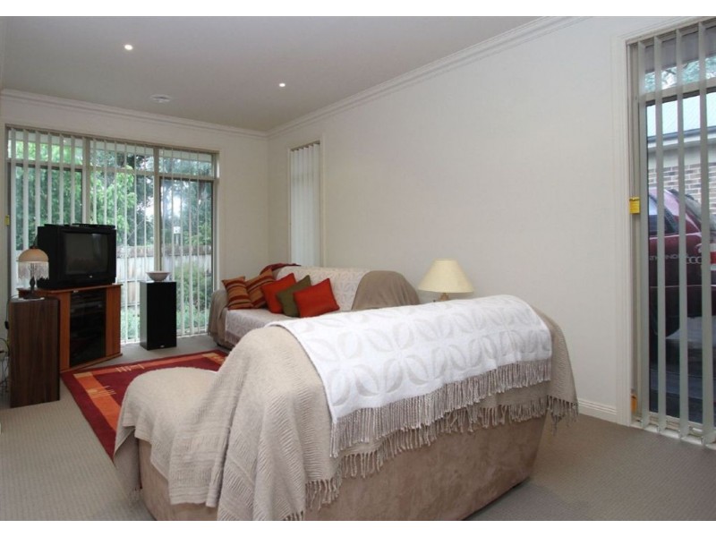 2/57 Fernside Avenue, Briar Hill VIC 3088