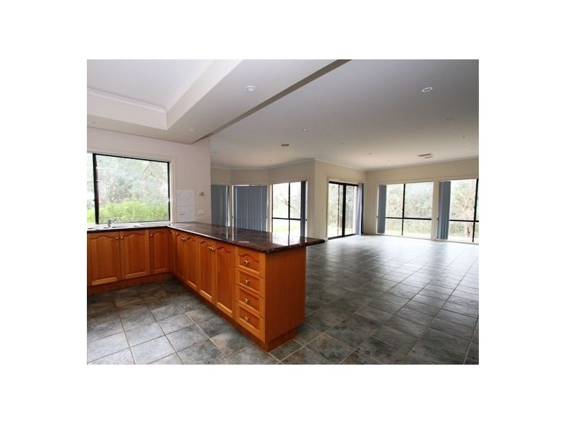 35 Shorts Road, Research VIC 3095