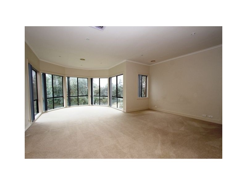 35 Shorts Road, Research VIC 3095