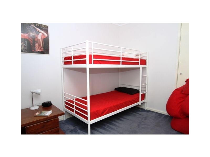 2/9 Davey Road, Montmorency VIC 3094