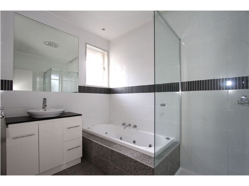 1/25 Lilian Parade, Eltham VIC 3095