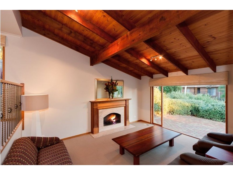 15 Christine Avenue, Eltham VIC 3095