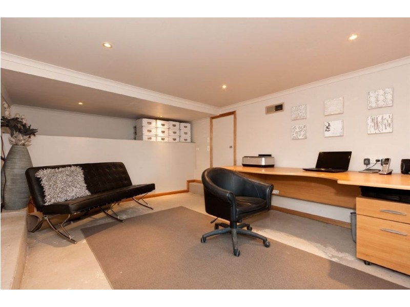 15 Christine Avenue, Eltham VIC 3095