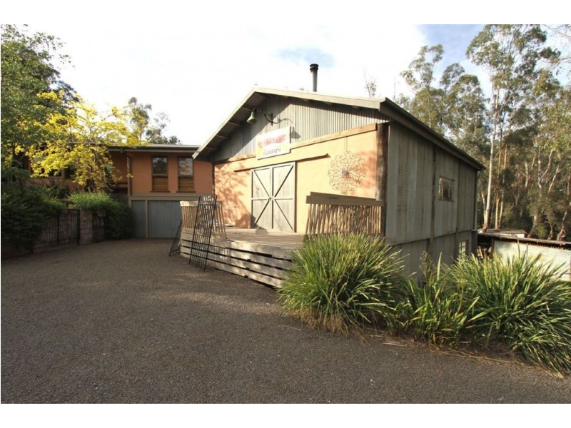 765 Eltham Yarra Glen Road, Kangaroo Ground VIC 3097