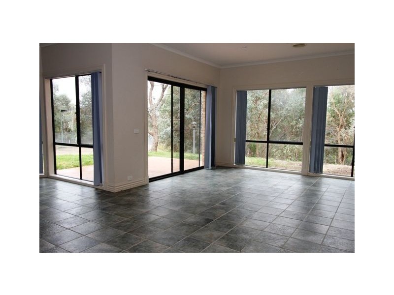 35 Shorts Road, Research VIC 3095