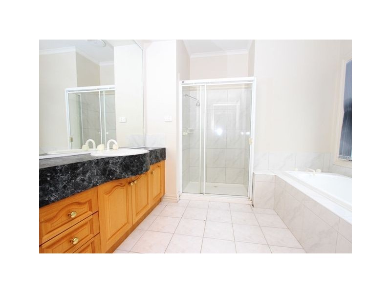 35 Shorts Road, Research VIC 3095