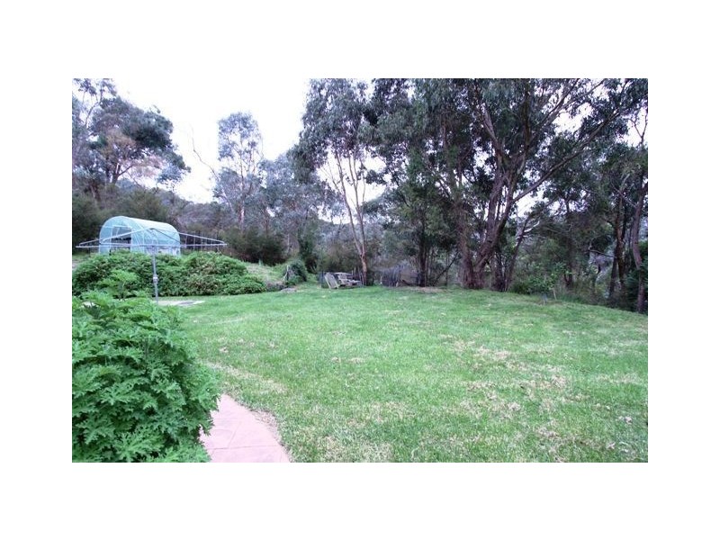 35 Shorts Road, Research VIC 3095
