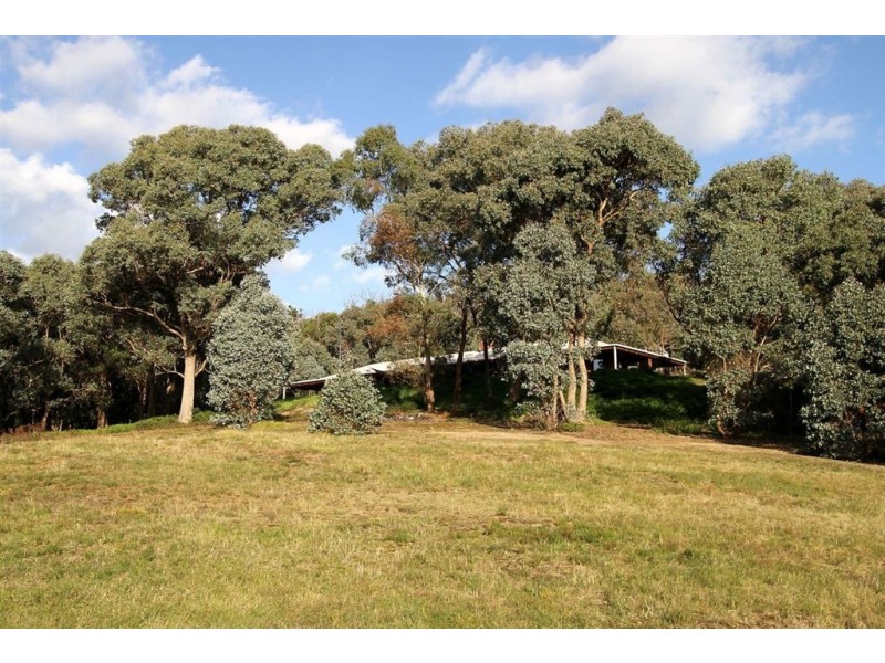 110 Valley Road, Wattle Glen VIC 3096