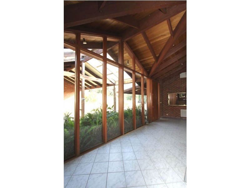 110 Valley Road, Wattle Glen VIC 3096